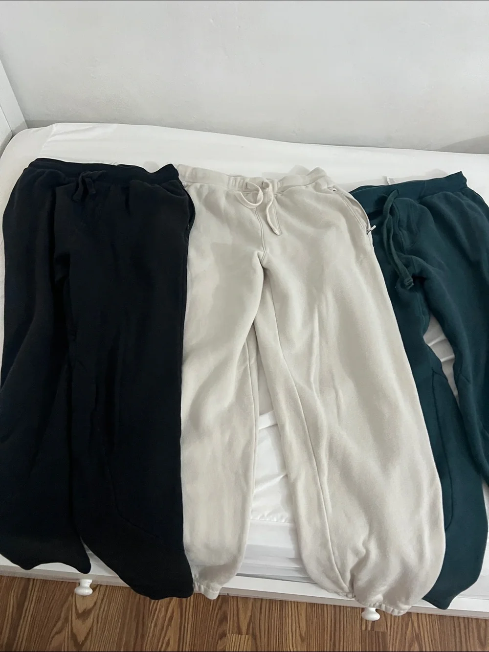 ALO Yoga Kids Sweatpants Trio — Black, Cream, Teal